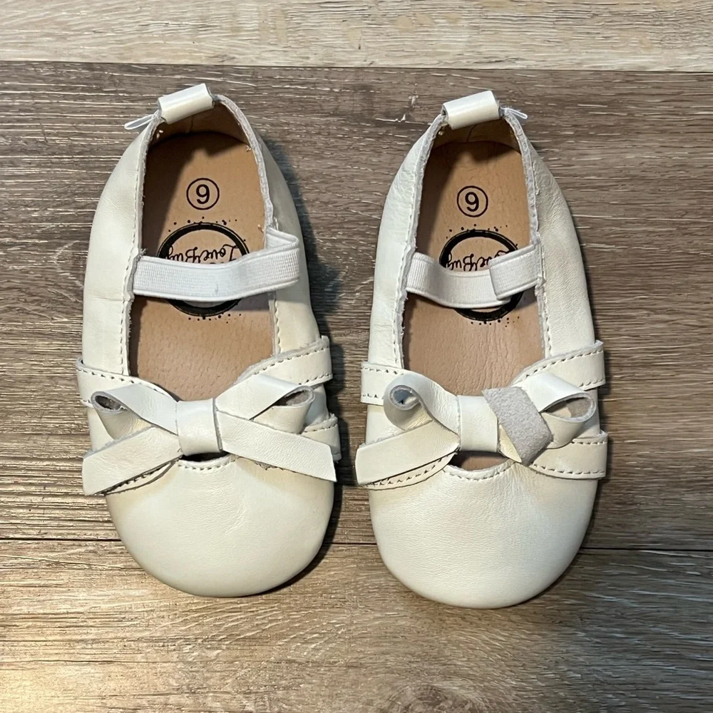 Little love bug size 6 ballet flats white Kids Shoes with Bow
